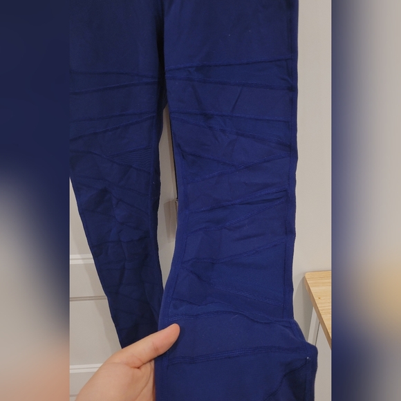 Lululemon size 6 leggings - Picture 3 of 4